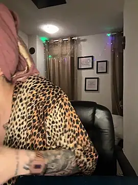 Snapshot of -RAHELA- chatting on 12.15.25 -RAHELA- online show from 12.15.25