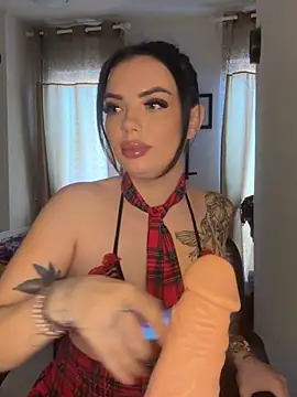 Snapshot of -RAHELA- chatting on 12.19.25 -RAHELA- online show from 12.19.25