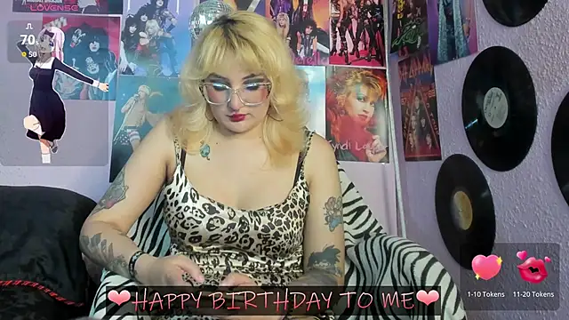 Snapshot of Avril_Maria chatting on 09.17.25 Avril Maria online show from 09.17.25