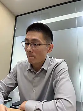 Snapshot of miniyellower chatting on 11.06.25 miniyellower online show from 11.06.25