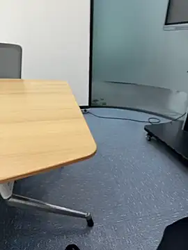 Snapshot of miniyellower chatting on 12.23.25 miniyellower online show from 12.23.25