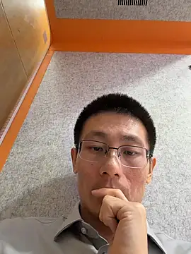 Snapshot of miniyellower chatting on 02.24.26 miniyellower online show from 02.24.26