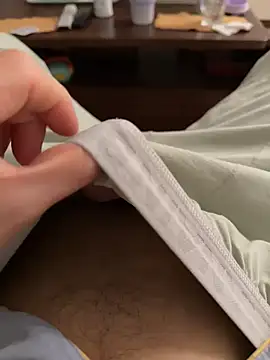 Snapshot of miniyellower chatting on 03.04.26 miniyellower online show from 03.04.26