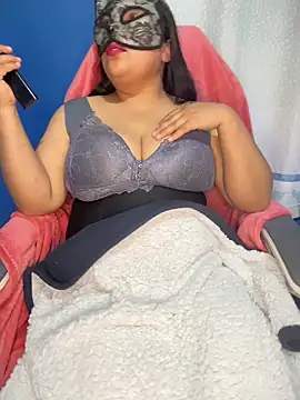 Luci Sweet22 online show from 11.18.25