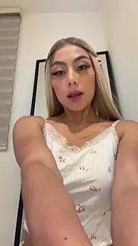 Snapshot of Tessa__Winslow chatting on 03.26.26 Tessa Winslow online show from 03.26.26