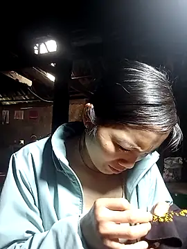 ngan-cute online show from 11.04.25