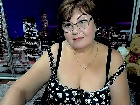 Snapshot of Bela_Lana_ chatting on 10.30.25 Bela Lana online show from 10.30.25