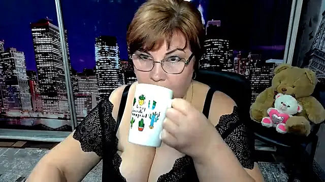 Snapshot of Bela_Lana_ chatting on 11.27.25 Bela Lana online show from 11.27.25