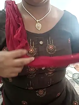 Snapshot of angel_ridhi chatting on 09.11.25 angel ridhi online show from 09.11.25