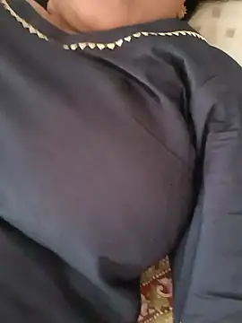 Snapshot of angel_ridhi chatting on 10.01.25 angel ridhi online show from 10.01.25