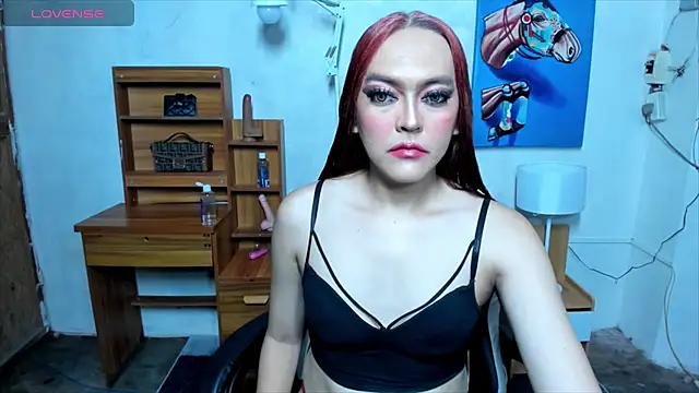 Snapshot of QueenCasandra chatting on 09.28.25 QueenCasandra online show from 09.28.25