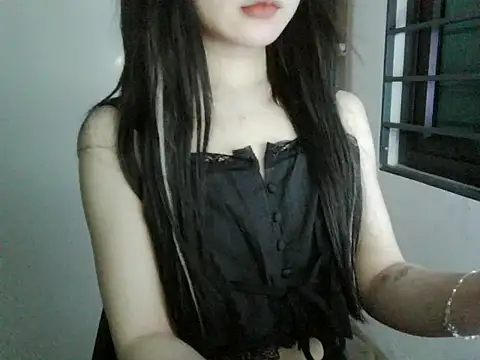 Snapshot of Annabelle-e chatting on 10.12.25 Annabelle-e online show from 10.12.25