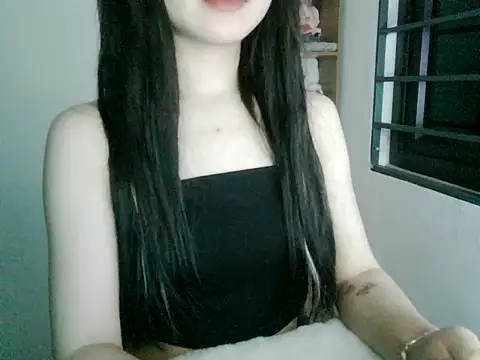 Snapshot of Annabelle-e chatting on 10.13.25 Annabelle-e online show from 10.13.25