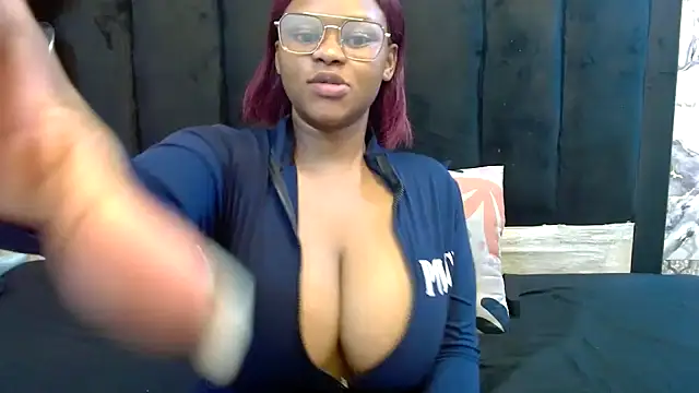 Snapshot of SexyBaddieXXX chatting on 06.30.26 SexyBaddieXXX online show from 06.30.26