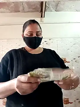 Rakhi sawant143 online show from 11.24.25