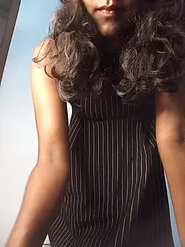 venuki ihalagamage online show from 04.19.26