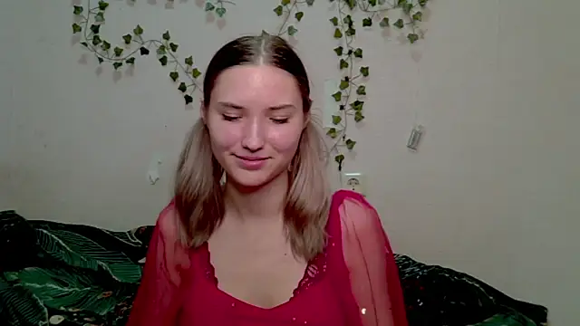  kikiclark   online show from 11.01.25