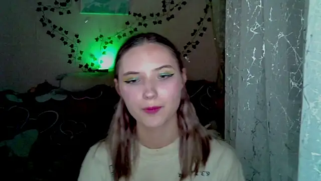  kikiclark   online show from 11.14.25