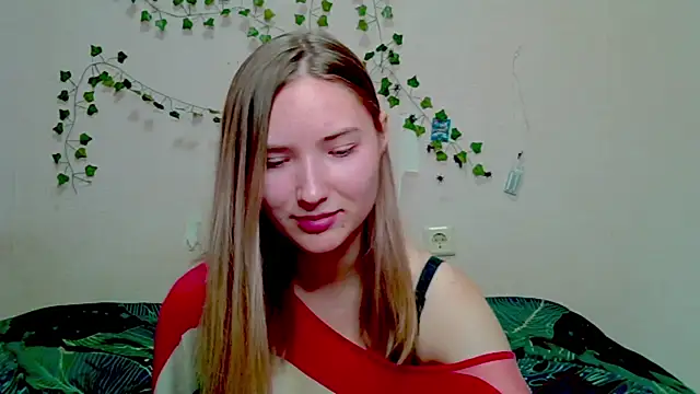  kikiclark   online show from 11.26.25