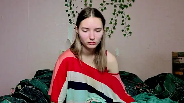  kikiclark   online show from 12.20.25