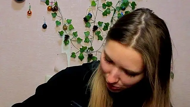  kikiclark   online show from 02.01.26