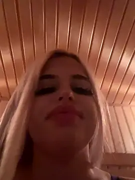 Steffi Snowbunny online show from 10.18.25