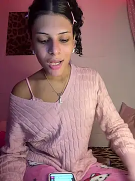 Snapshot of luluzinhax chatting on 05.28.26 luluzinhax online show from 05.28.26