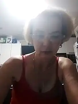 Snapshot of VasylynaLove421 chatting on 09.17.25 VasylynaLove421 online show from 09.17.25