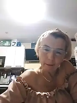 Snapshot of VasylynaLove421 chatting on 09.21.25 VasylynaLove421 online show from 09.21.25