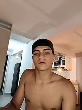 Snapshot of Zeusmagnos chatting on 09.29.25 Zeusmagnos online show from 09.29.25