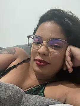 Snapshot of SecretBrunette chatting on 06.22.26 SecretBrunette online show from 06.22.26