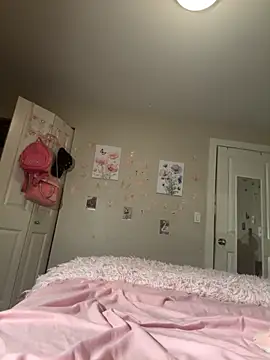 Snapshot of gigifox220 chatting on 10.08.25 gigifox220 online show from 10.08.25