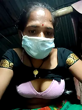 Snapshot of Hot-honi chatting on 09.18.25 Hot-honi online show from 09.18.25