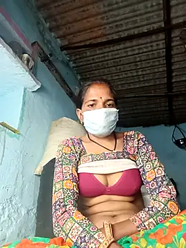 Snapshot of Hot-honi chatting on 10.08.25 Hot-honi online show from 10.08.25