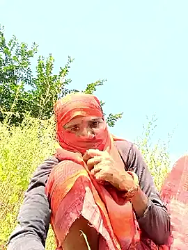 Snapshot of Hot-honi chatting on 10.11.25 Hot-honi online show from 10.11.25