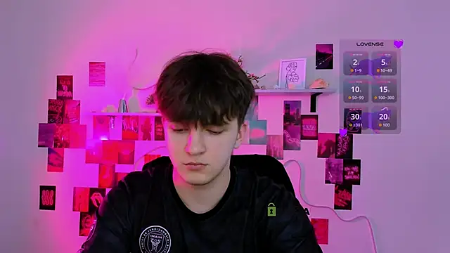 travis wolf  online show from 03.31.26