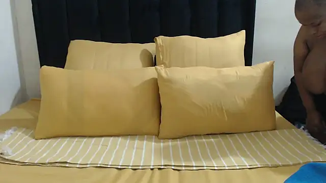 Chubby Queenx255 online show from 12.19.25