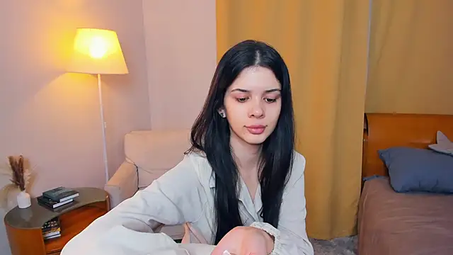 JoCauterucci online show from 12.05.25