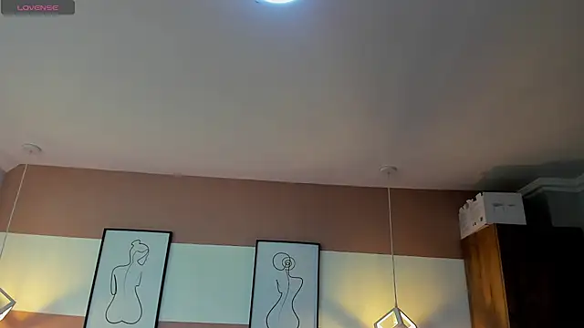 Mia Valentine  online show from 02.04.26