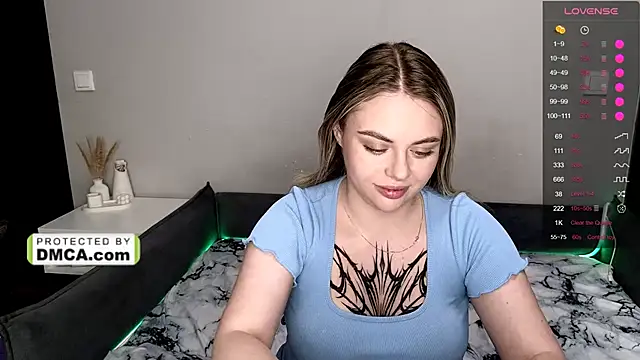 Snapshot of StasySweet chatting on 11.19.25 StasySweet online show from 11.19.25