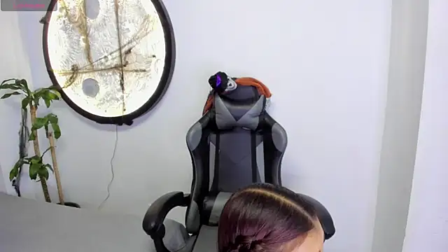 Miaa Rosse online show from 10.04.25