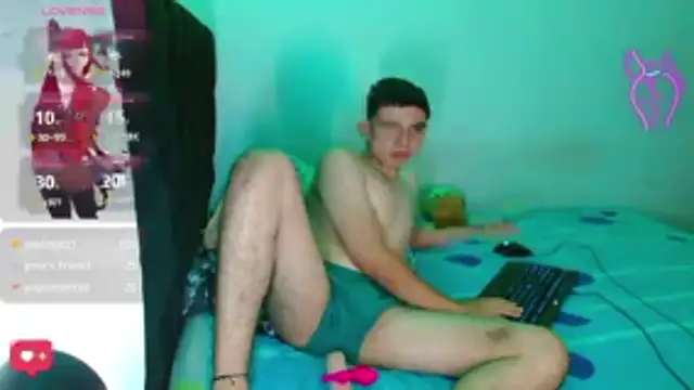 Snapshot of NoahAyala chatting on 11.11.25 NoahAyala online show from 11.11.25