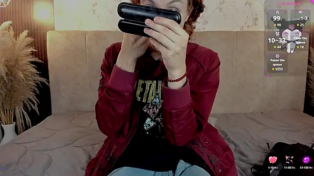 DarcyCullen online show from 09.26.25