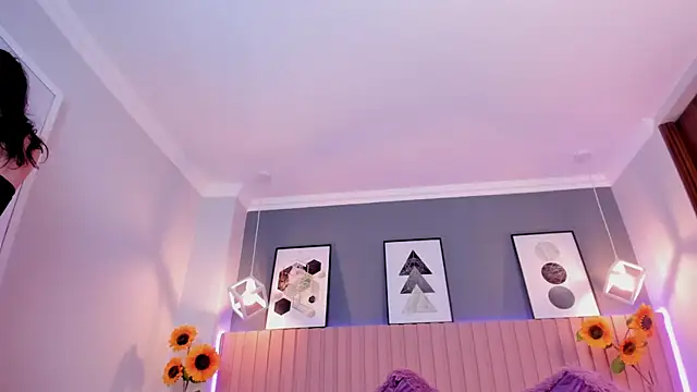 Nina Ford online show from 04.10.26