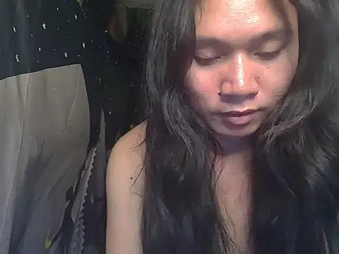 Snapshot of Reynalda26 chatting on 11.27.25 Reynalda26 online show from 11.27.25