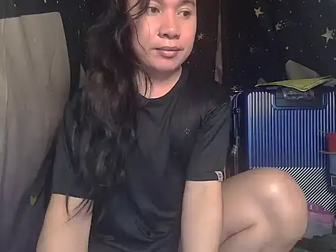 Snapshot of Reynalda26 chatting on 12.19.25 Reynalda26 online show from 12.19.25