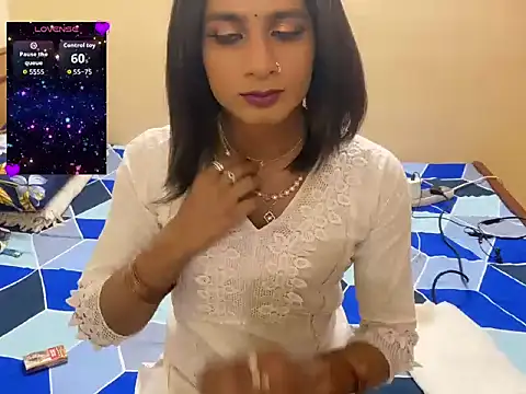 Snapshot of LuvLayla chatting on 04.22.26 LuvLayla online show from 04.22.26