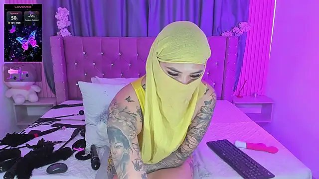 Nayla-Mouna online show from 03.05.26