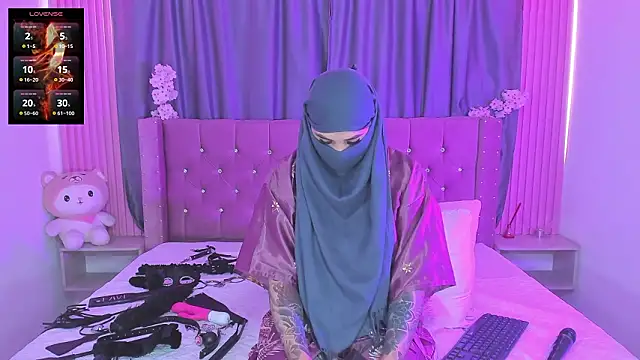 Nayla-Mouna online show from 03.11.26