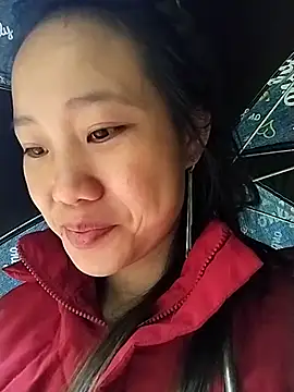 Snapshot of liu-liusexy chatting on 10.24.25 liu-liusexy online show from 10.24.25